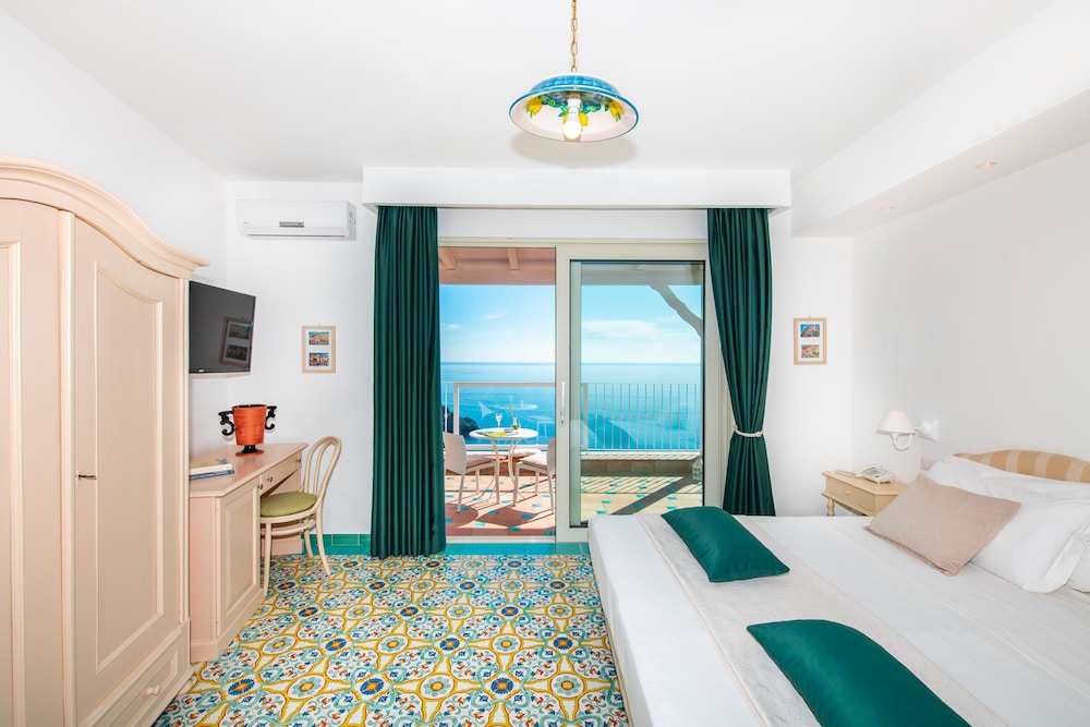 Deluxe Double Room, Balcony, Sea View - Photo 5