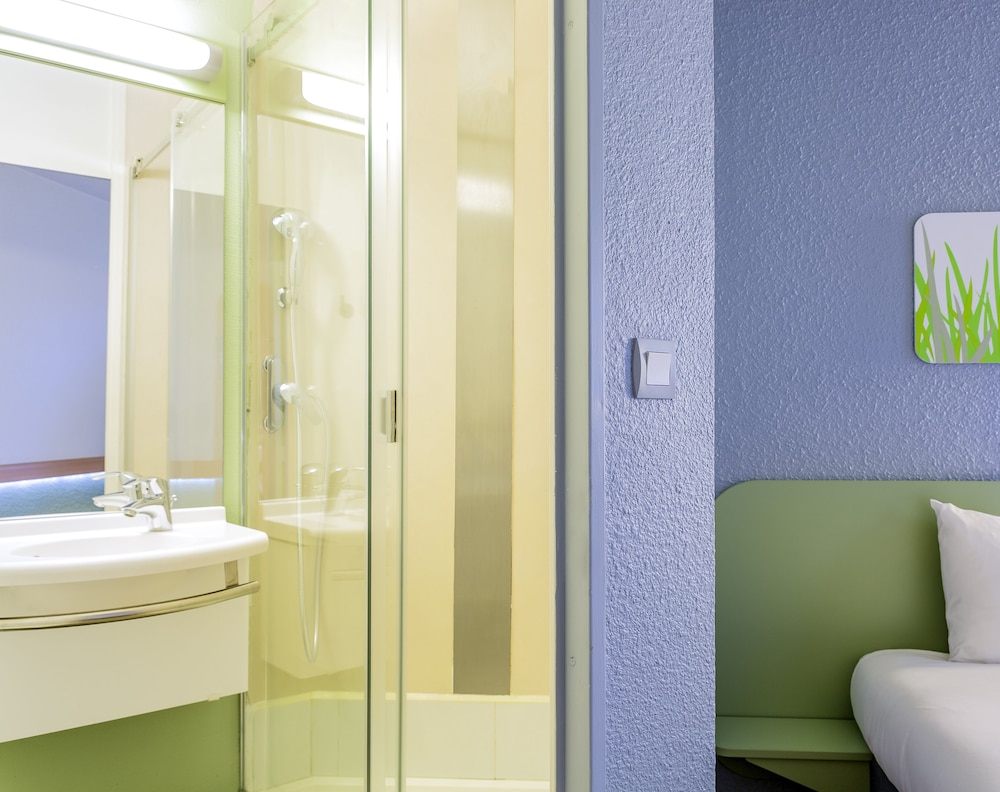 Standard Room - Photo 7