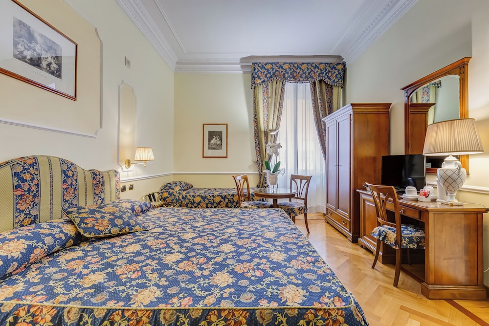 Superior Quadruple Room photo 2