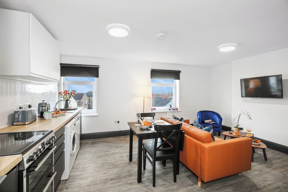 Club Apartment, Partial Sea View