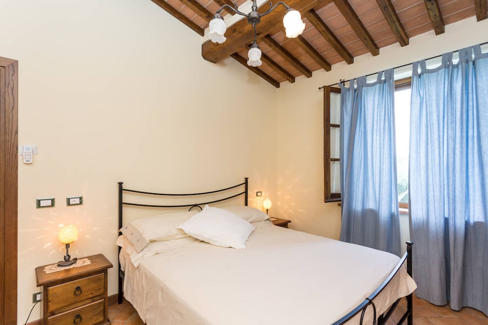 Classic Apartment, 1 Bedroom (2 Adults + 2 Children) photo 1