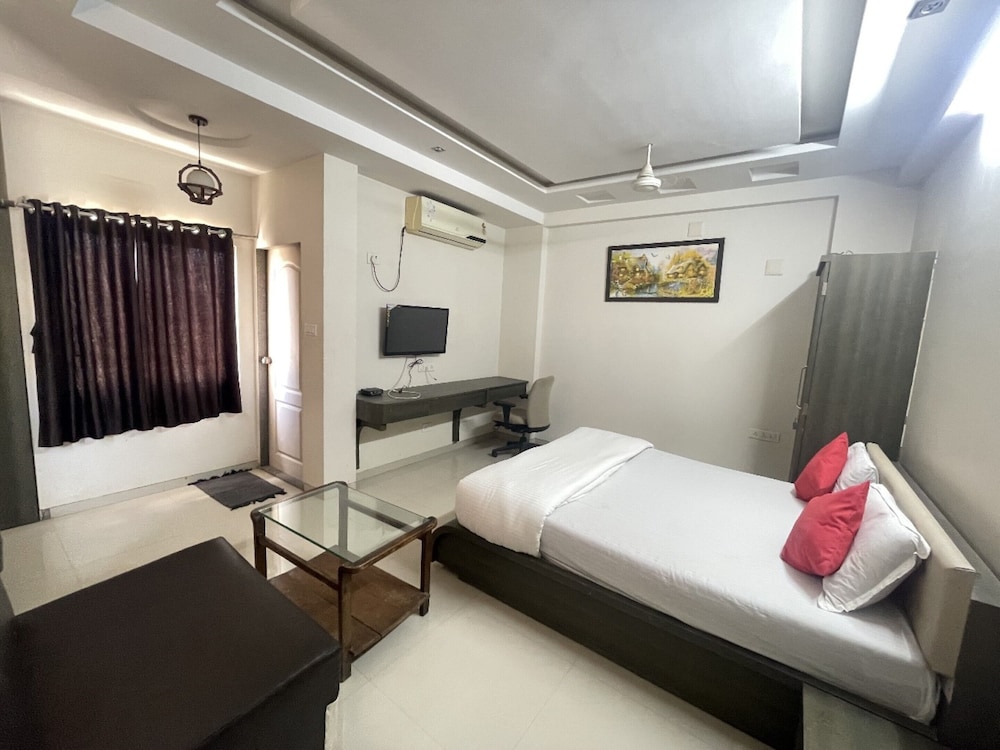 Deluxe Double Room, City View