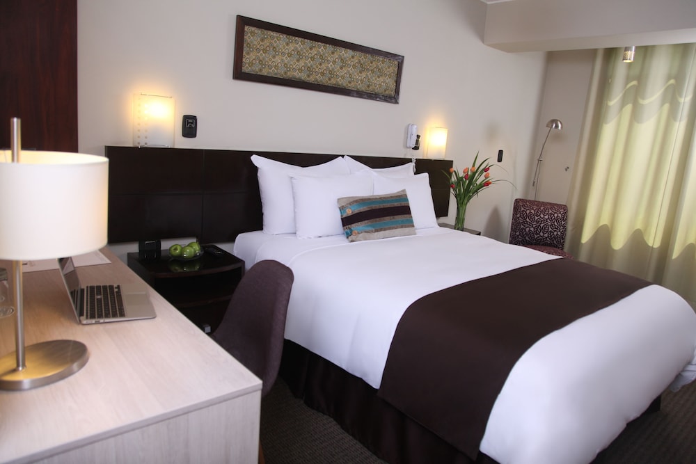 Deluxe Room, Bathtub photo 1