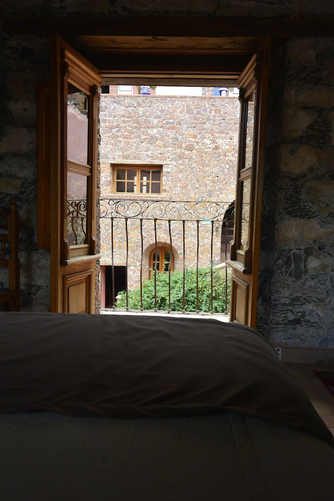 Superior Suite (King #10) photo 3