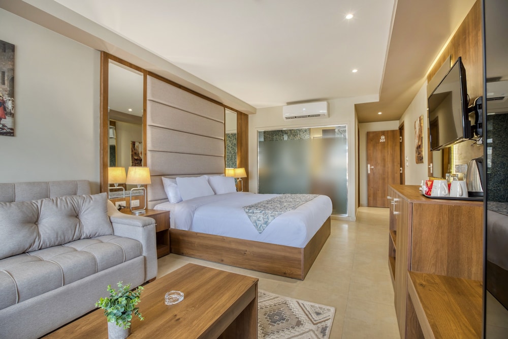 Junior Suite with Jacuzzi