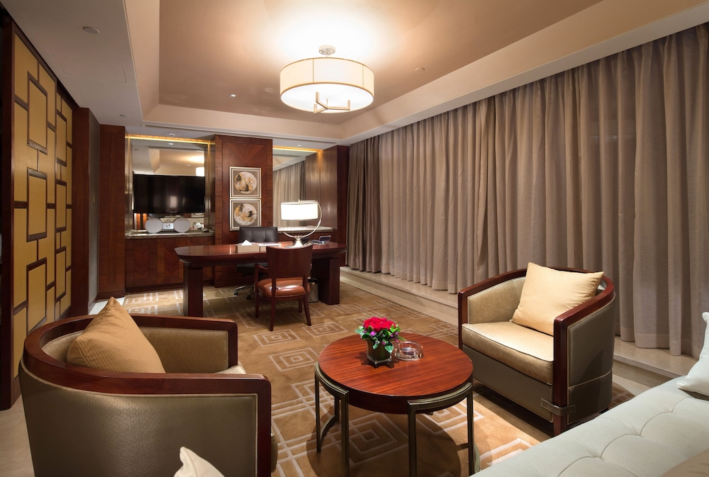 PRESIDENTIAL SUITE photo 3