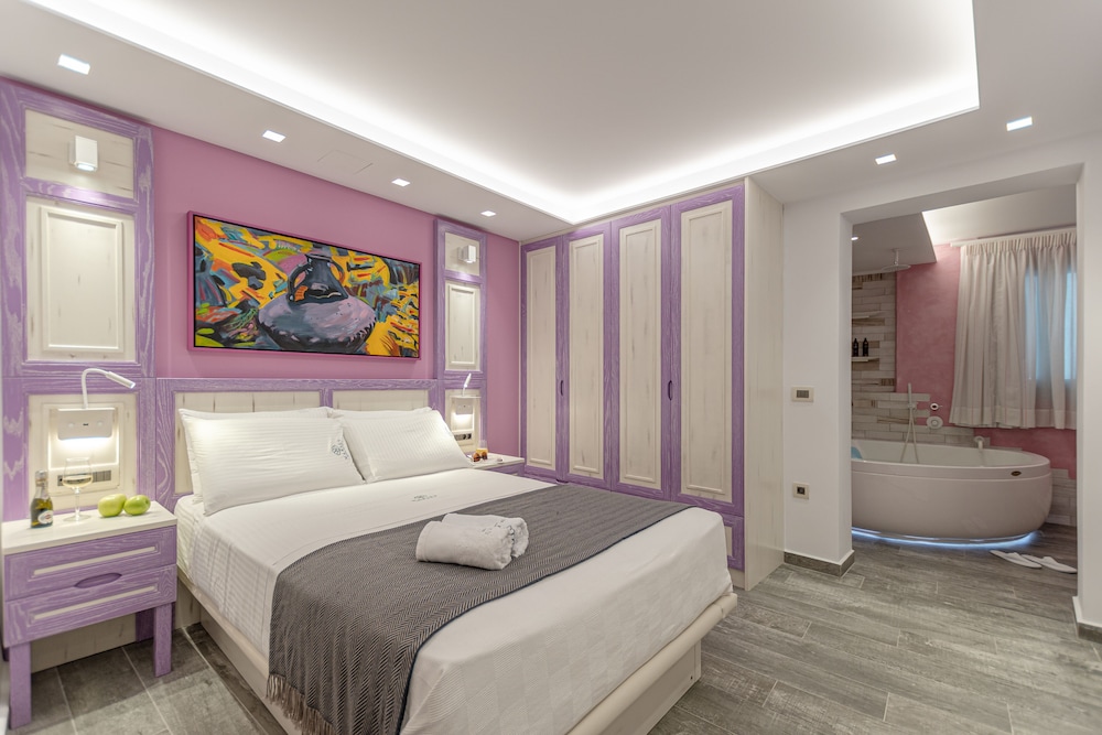 AMETHYST SUITE, HOT TUB