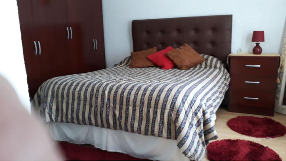 Family Apartment, 2 Bedrooms, Private Bathroom, Ground Floor photo 2