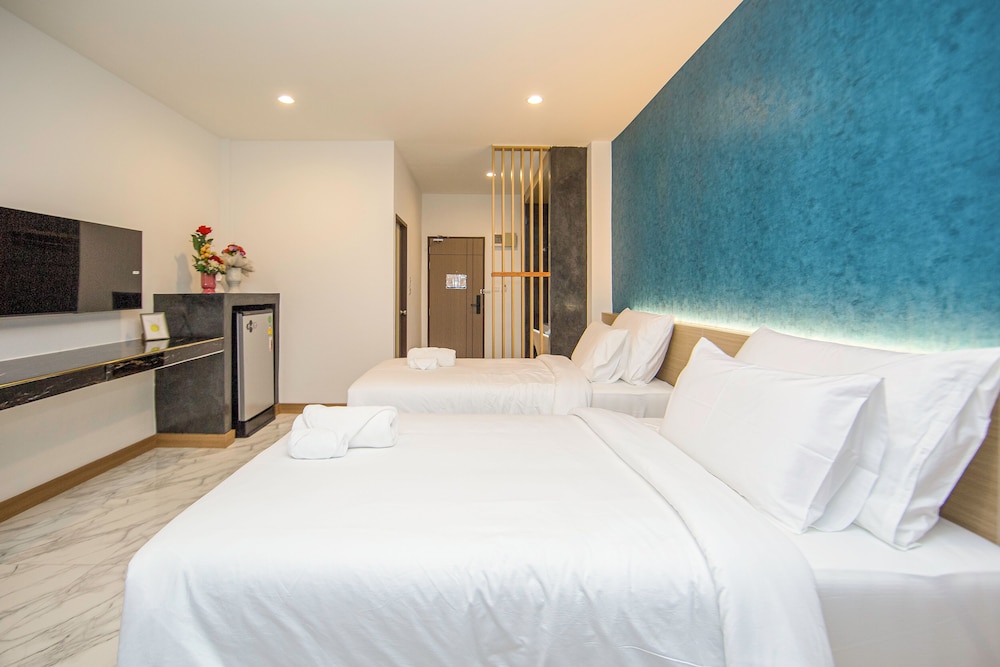 Premier Twin Room - Photo 1