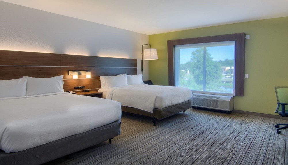 Suite, Multiple Beds (Walk-In Shower) photo 1