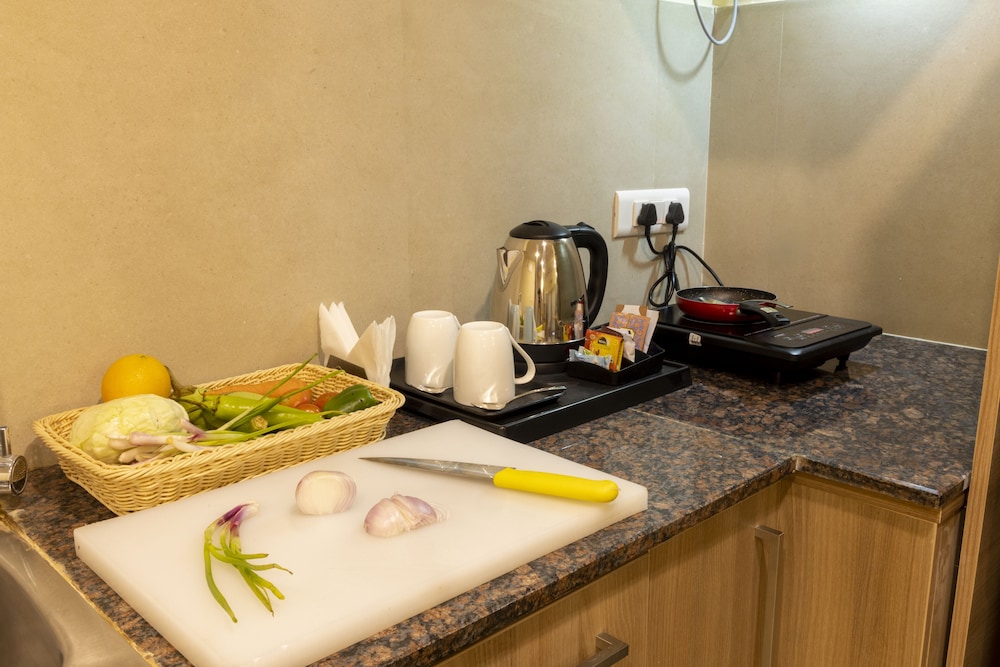 Premium Studio Suite, 1 Bedroom, City View - Photo 5