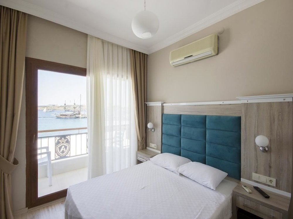 Deluxe Double Room, Sea View photo 2