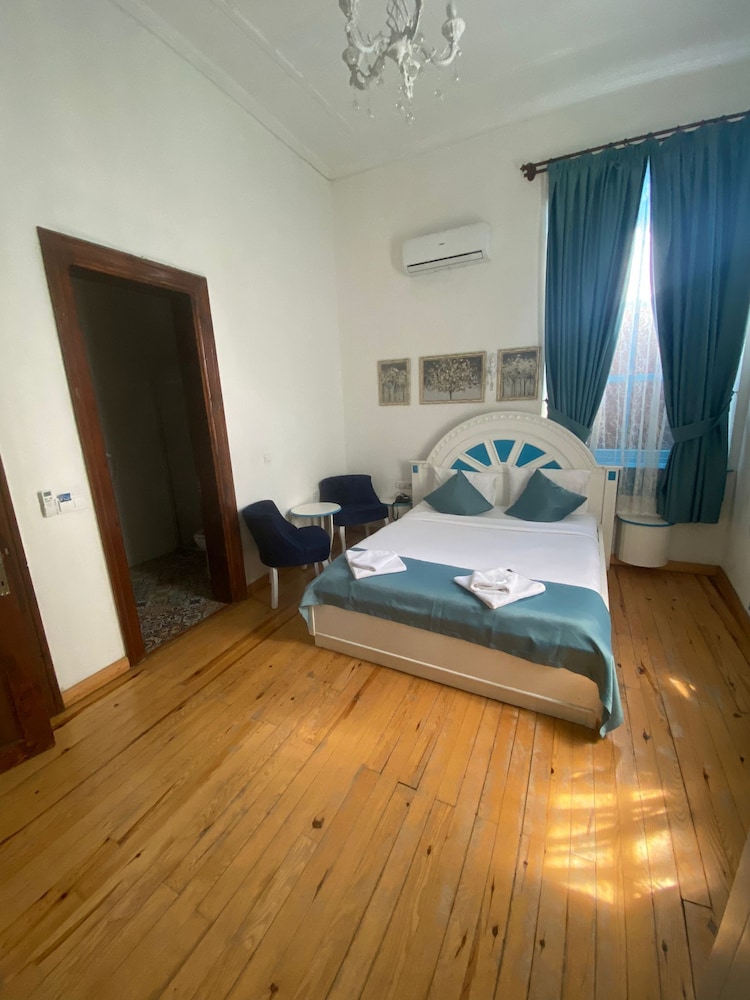 Economy Room photo 3