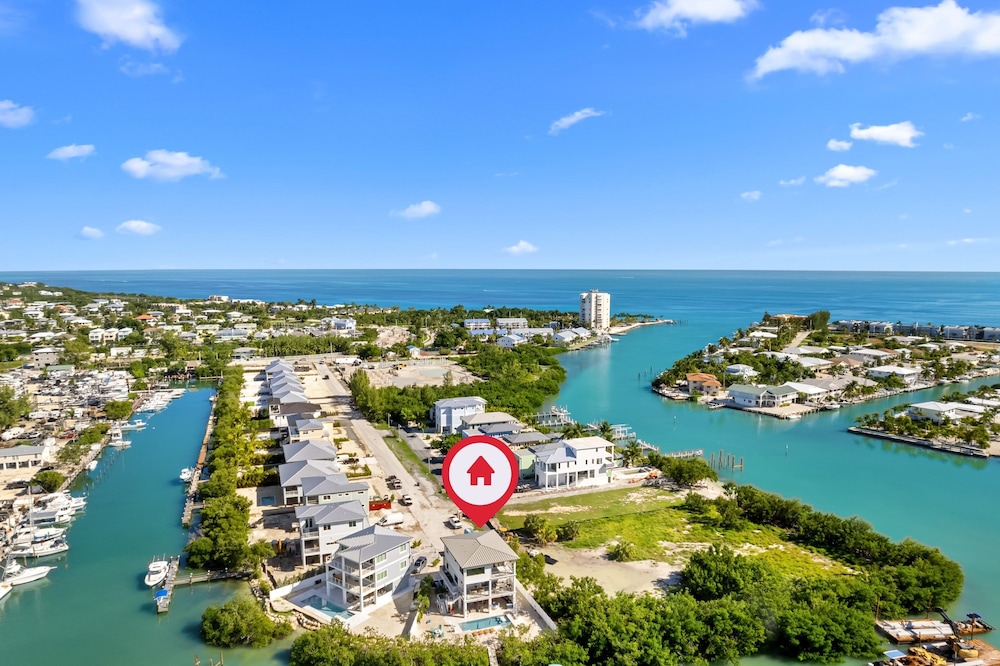 Luxury Seaside Escape ~ Heated Pool w Jacuzzi ~ Elevator ~ Dock ~ Scenic Views, Billede 87
