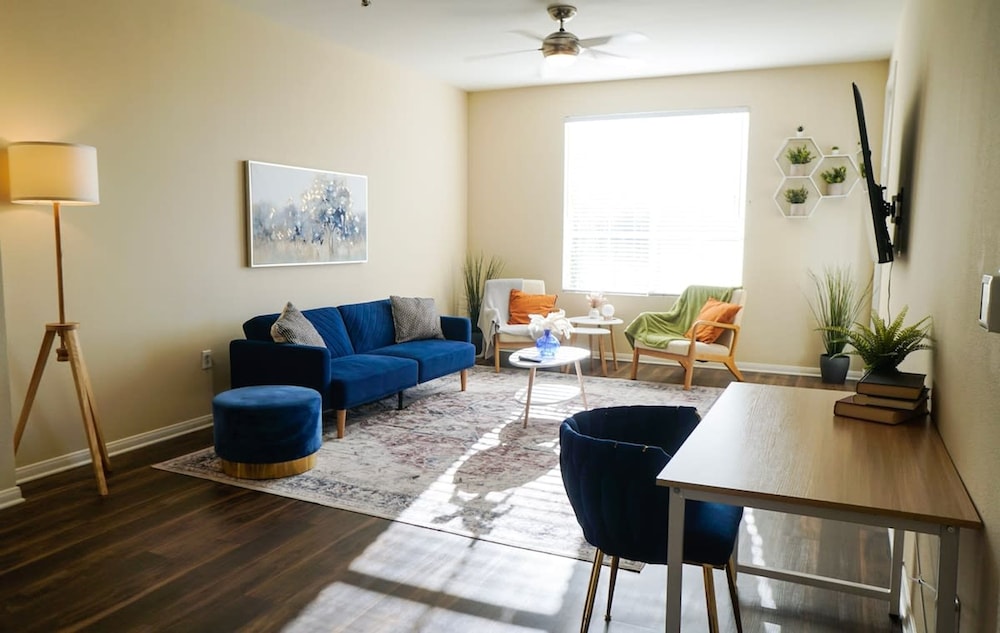 Cozy 2-br Home Near Disneyland Pool Hot Tub GYM, Φωτογραφία 19