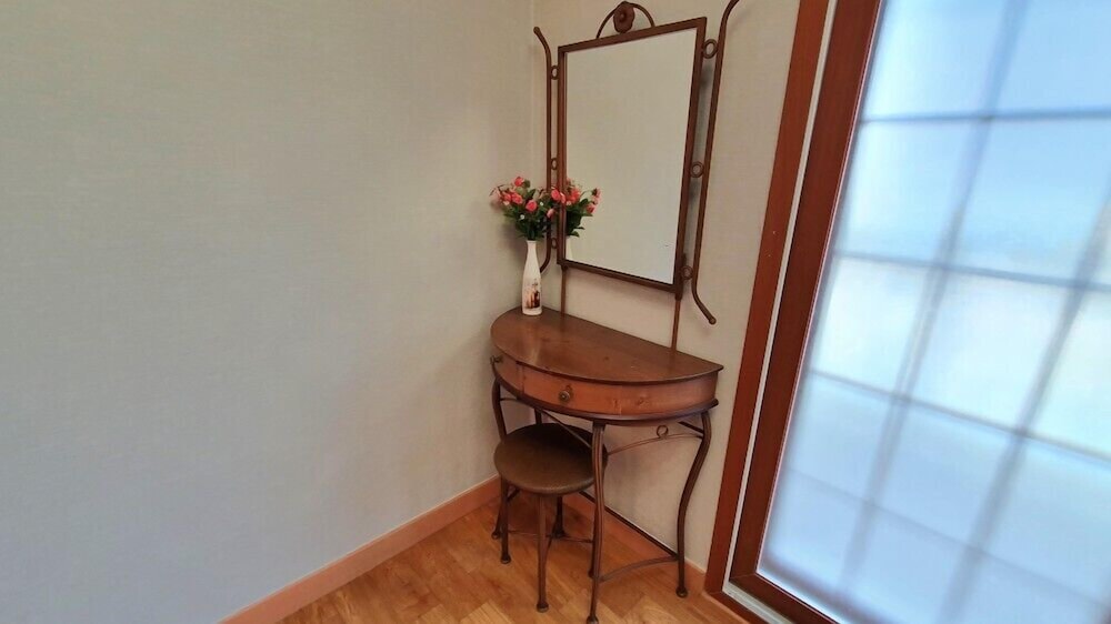 Room (Irin) - Photo 7