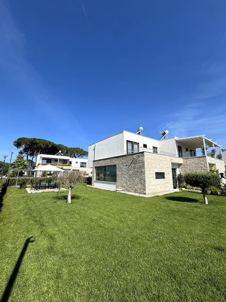House photo 1