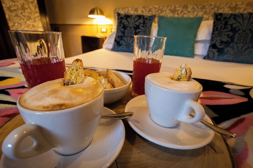 Standard Double Room, 1 Queen Bed, Courtyard View