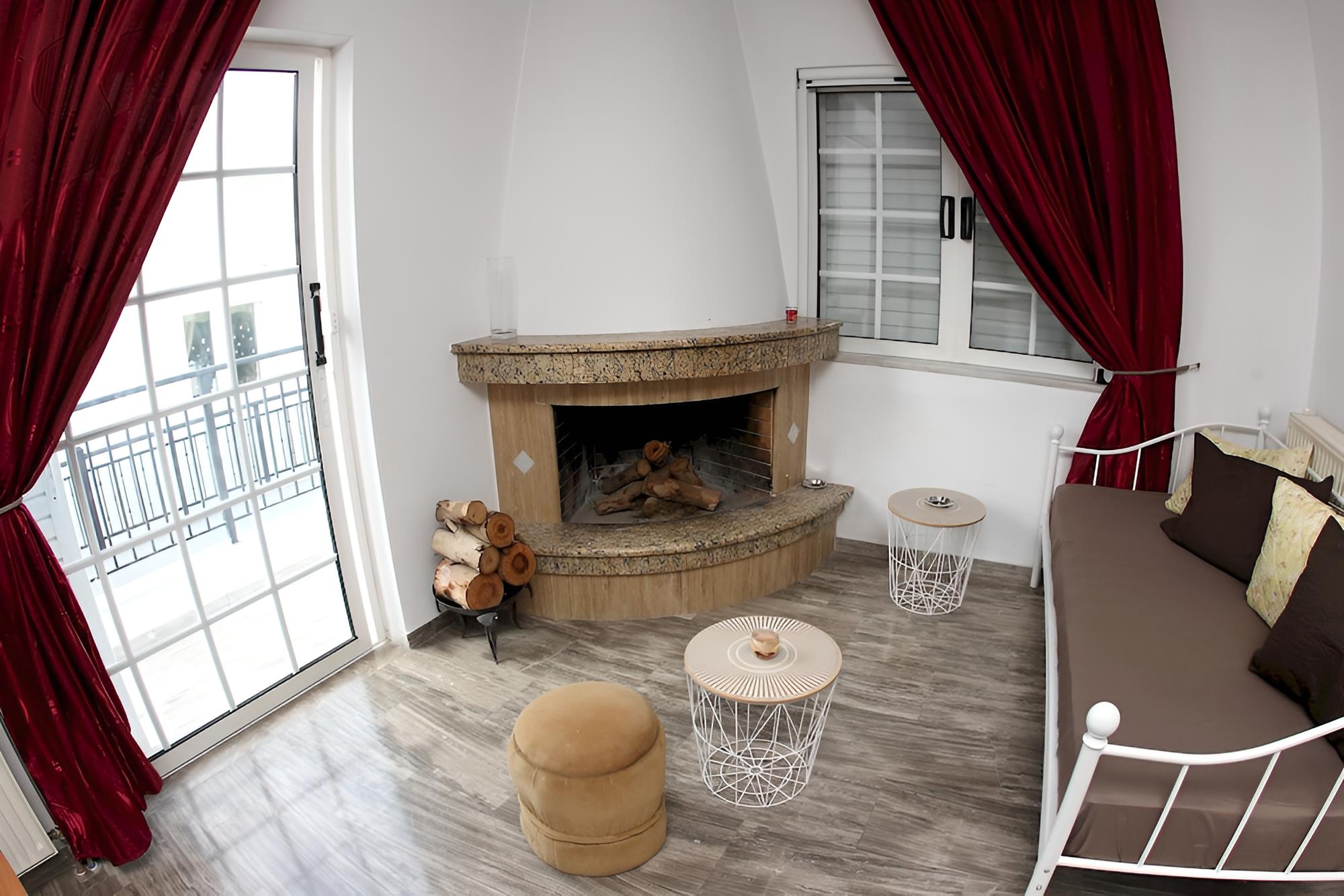 Apartment photo 2