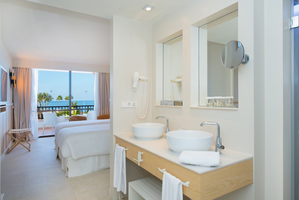 Double or Twin Room, Sea View