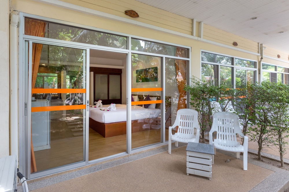 Superior Garden View - Photo 10