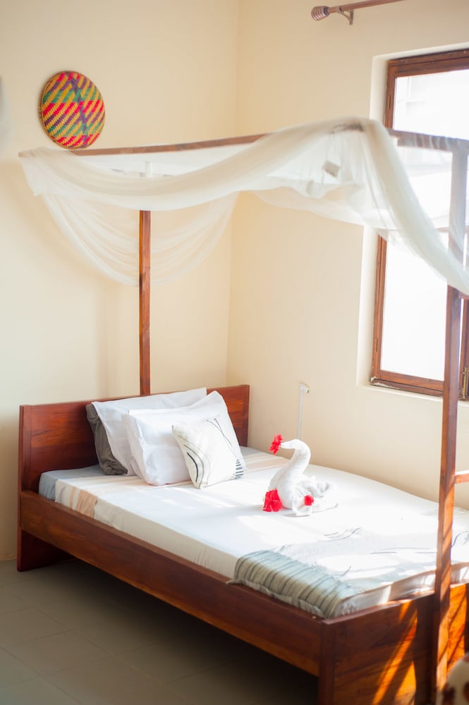 Twin Room, Garden View, Ground Floor photo 1