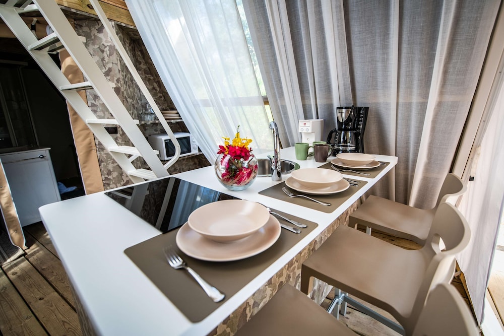 Premium Lodge Tent, 2 Bedrooms (2+2)