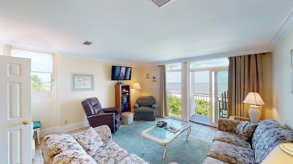 Condo, 2 Bedrooms photo 3
