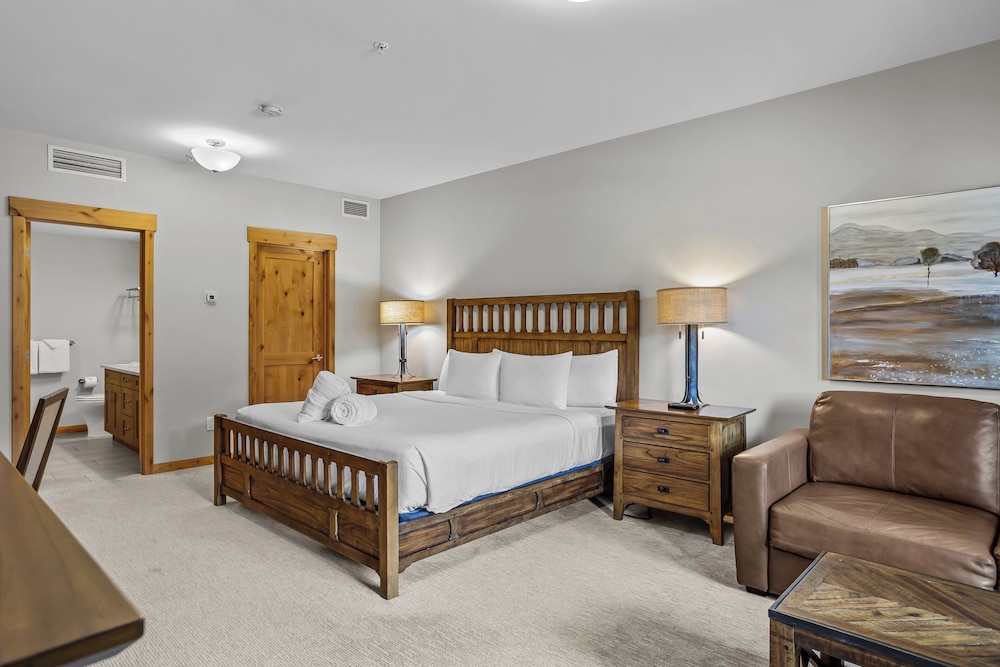 203W Three Bedroom Premier Condo