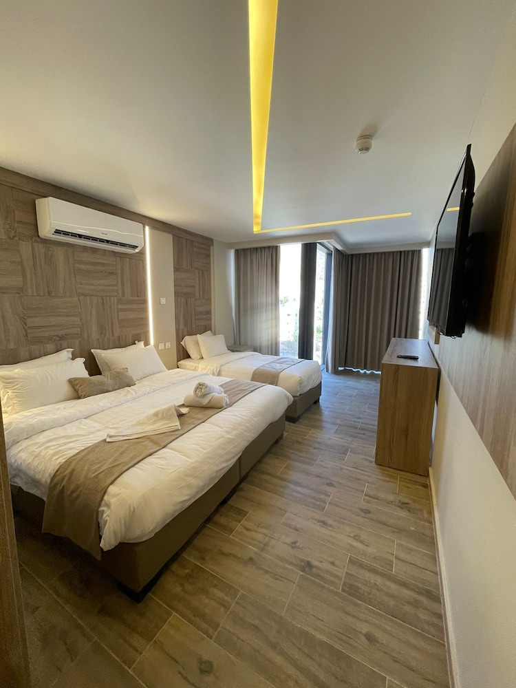 Classic Triple Room photo 1