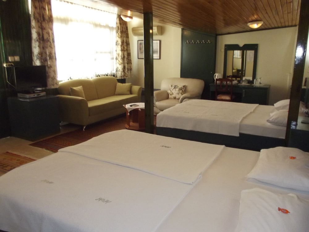 Panoramic Quadruple Room, Multiple Beds, Terrace, Poolside photo 1