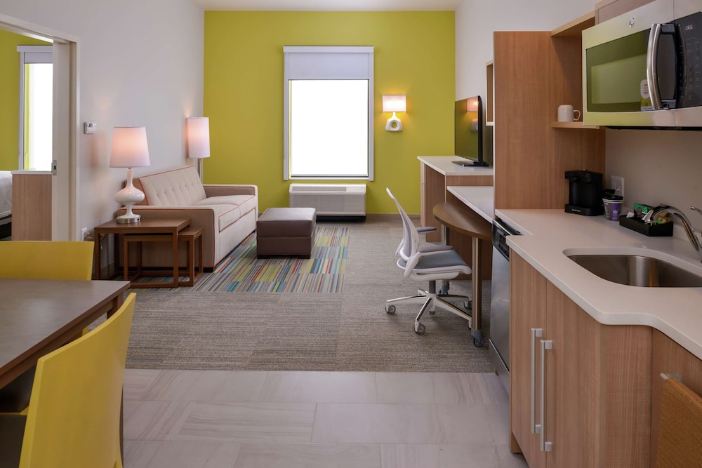 Suite, 1 King Bed, Accessible, Non Smoking (Hearing) photo 1