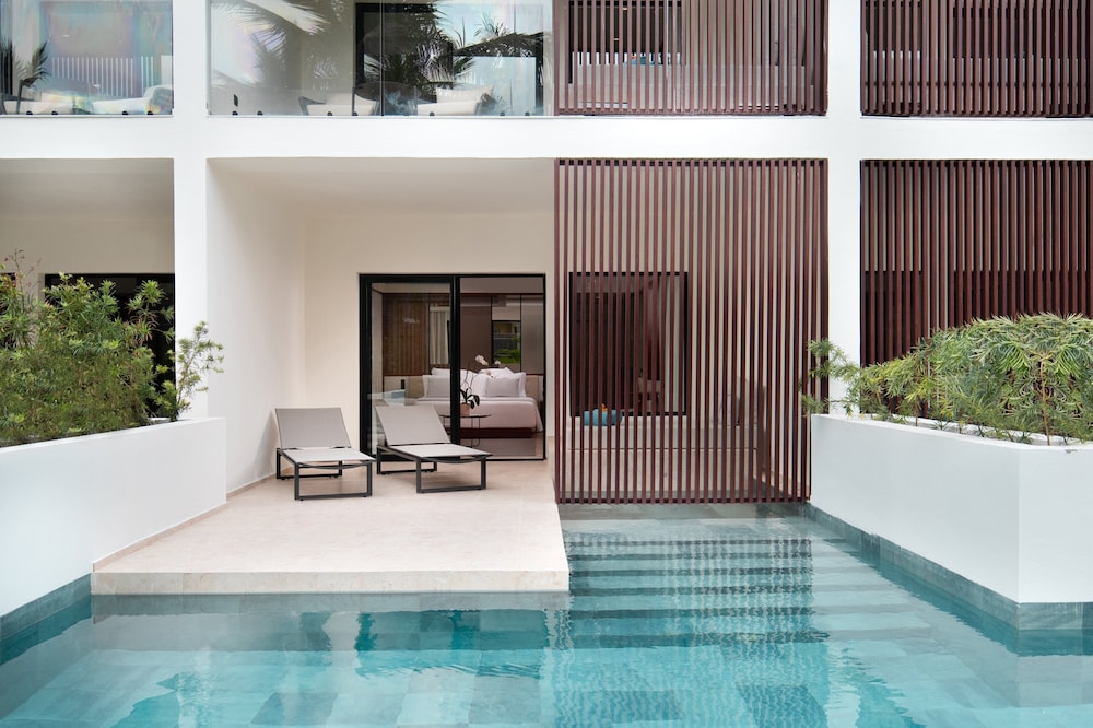 Aqua Junior Suite Swim-up Pool View - Photo 5