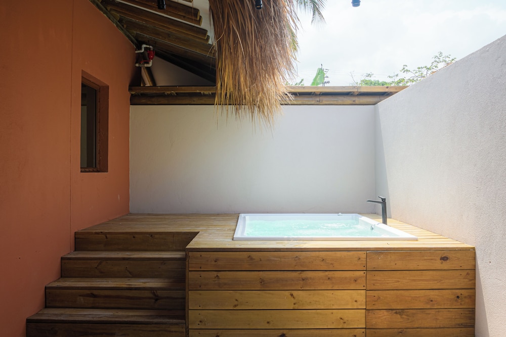 Superior Studio Suite, Private Pool, Sea View photo 2