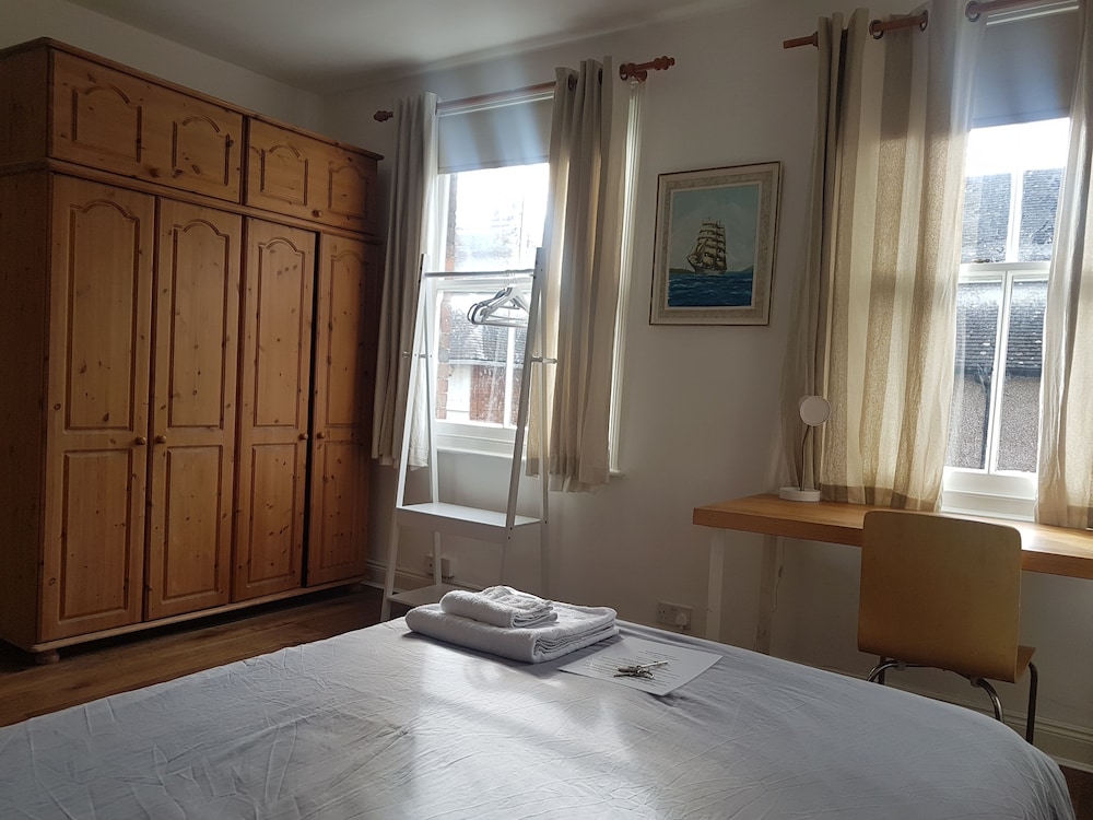 Large Single Room photo 3