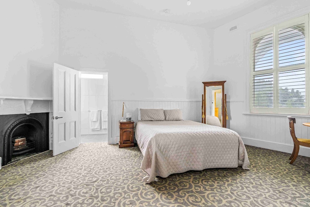 Queen Room, Ensuite photo 1