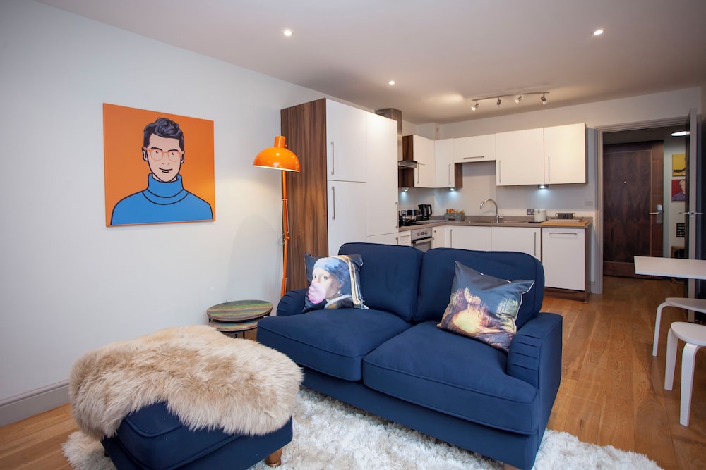 Cabot Mews 36