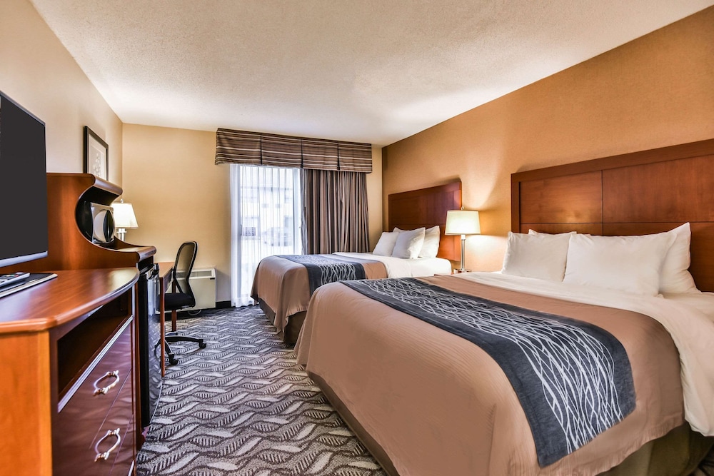 Standard Room, 2 Queen Beds, Ground Floor - Photo 1
