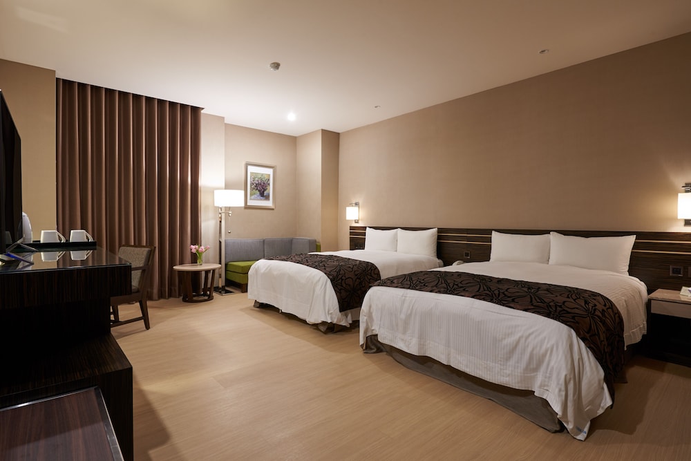 Executive Quadruple Room - Photo 1