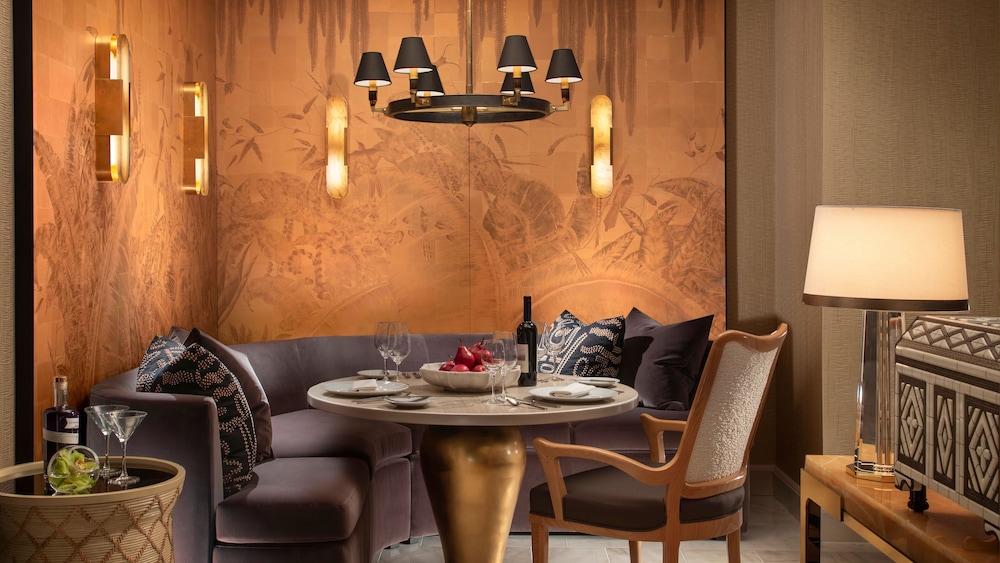 Wynn Tower Suite Salon