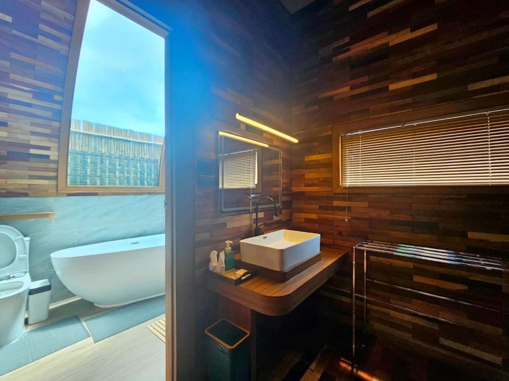 Executive Room, Balcony, River View - Photo 6