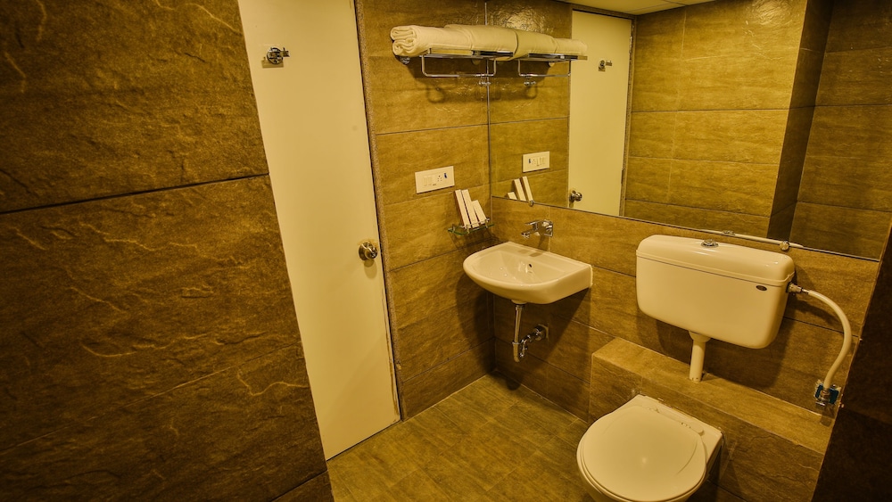 Deluxe Room - Photo 3