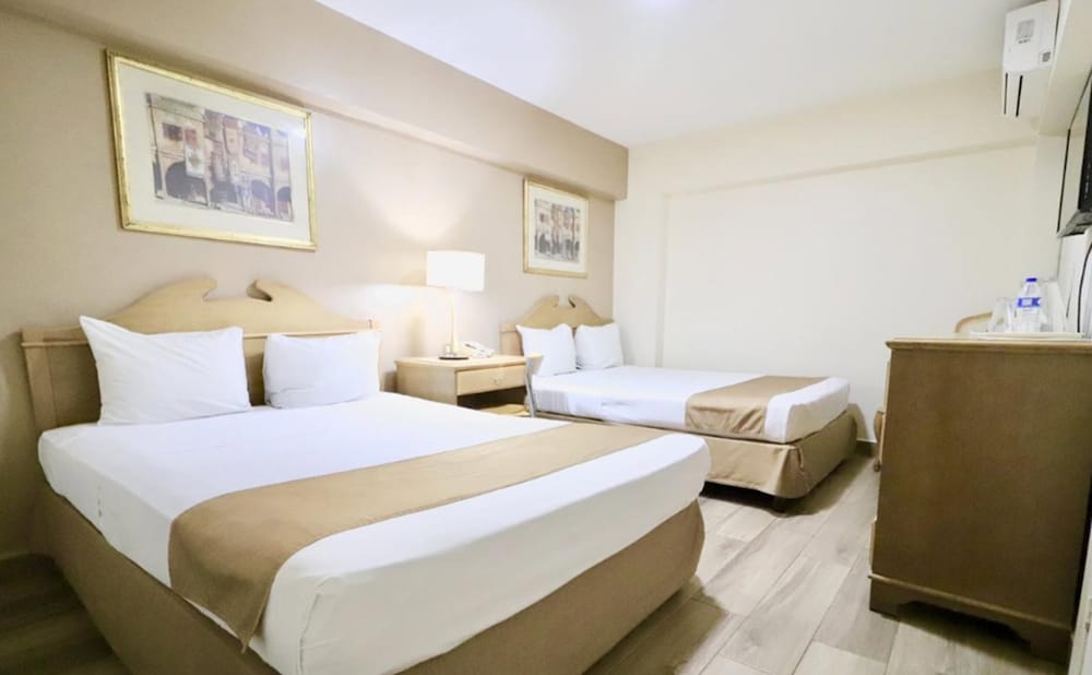 Standard Double Room, 2 Double Beds - Photo 3