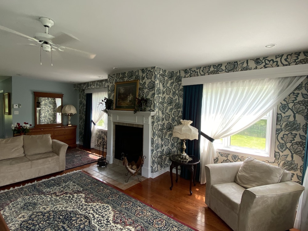 Massawippi Luxury Suite photo 2