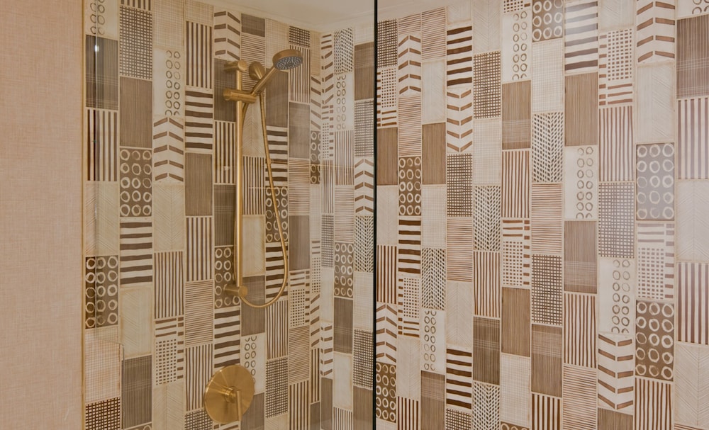 Deluxe Room, 2 Queen Beds, Accessible Bathtub - Photo 3