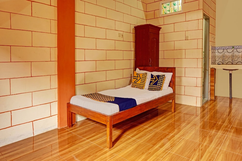 Basic Double Room photo 3