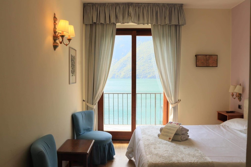 Standard Double Room, Balcony, Lake View