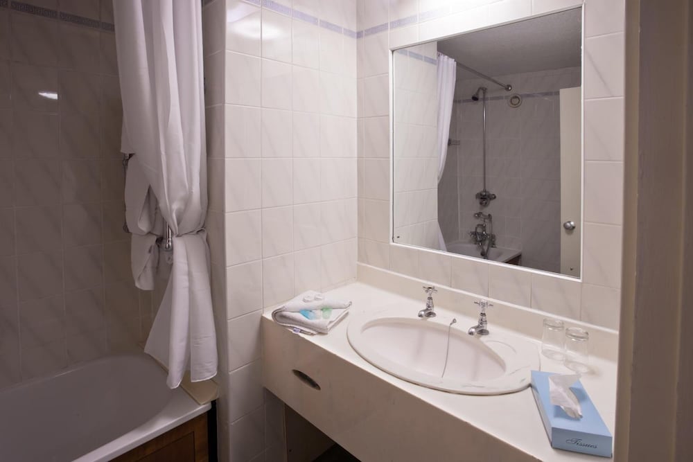 Executive Double Room - Photo 10