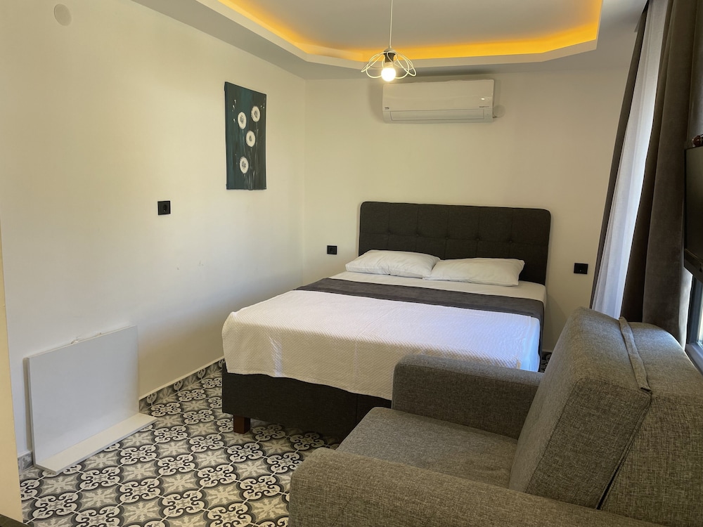 Standard Double Room - Photo 4