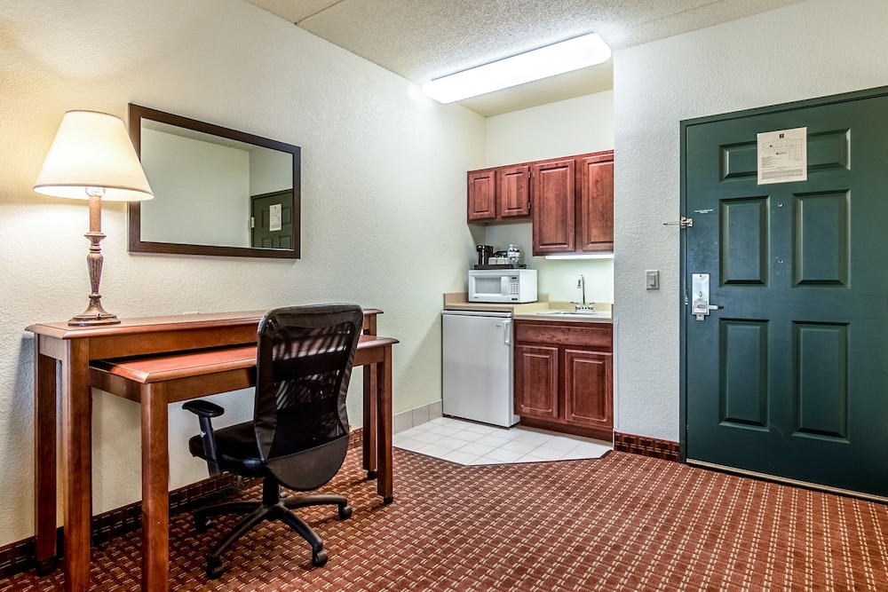 Business Room, 1 Queen Bed With Sofa Bed, Accessible, Non Smoking photo 2